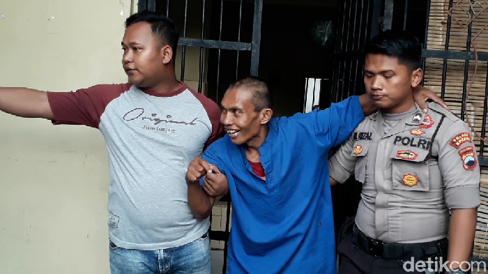 Sarkum, pelaku yang kurung-paksa ABG Threesome di Brebes, Jumat (21/2/2020).