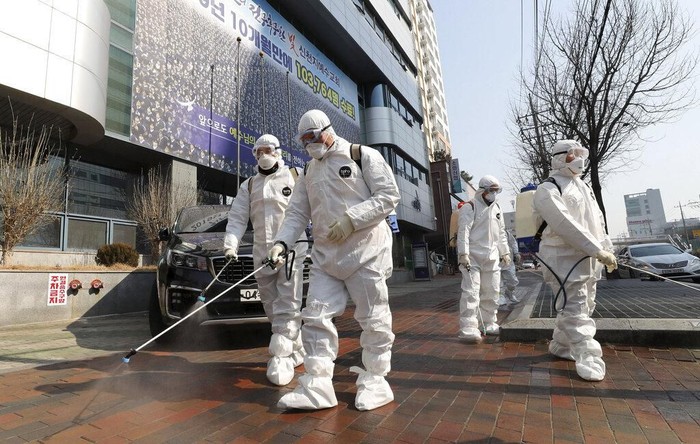 Wabah virus corona turut membuat kota Daegu di Korea Selatan menjadi sepi. Berbagai aktivitas di kota itu pun dihentikan untuk sementara waktu.