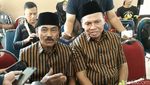 Penjahit-Pak RW Siap Lawan Gibran/Purnomo