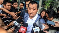 Sebagaimana diketahui, Nurhadi dan mantunya (Rezky) jadi buron KPK. Keduanya menjadi tersangka kasus korupsi Rp 46 miliar. Uang itu diduga KPK terkait suap untuk memuluskan perkara yang sedang berlangsung di pengadilan selama Nurhadi menjadi Sekretaris MA pada kurun 2011-2016.