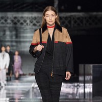 Fashion show terbaru Burberry ready to wear fall/winter 2020 yang diadakan di Olympia, London Fashion Week 2020, London, Inggris, Senin [17/2/2020]. Foto: dok. Vouge.