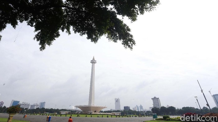 Gabungan organisasi GNPF Ulama, PA 212, dan FPI akan gelar aksi di depan Istana Kepresidenan dan sekitar Monas, Jakarta, Jumat (21/2). Begini kondisi di Monas.
