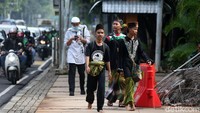 Sejumlah orang sudah mulai berdatangan.