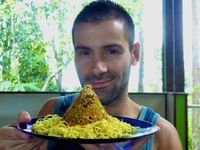 Bule Prancis Ini Jatuh Hati Pada 10 Makanan Indonesia Enak