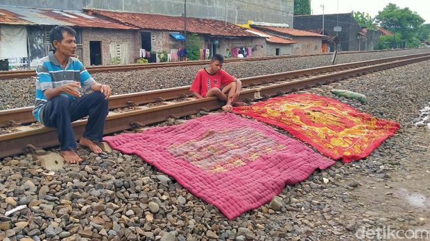 Banjir Pekalongan Mulai Surut di Sejumlah Lokasi, Warga Bersih-bersih