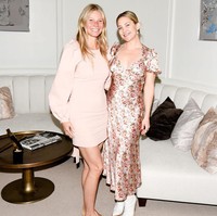 Sejumlah selebriti dan influencer hadir di acara ini. Salah satunya aktris Kate Hudson. Tanpa makeup sedikit pun, wajah aktris ini tetap terlihat segar dan glowing. Foto: Instagram/@demimoore, @gwynethpaltrow, @erinfoster