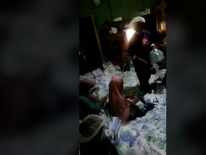 Viral Sortir Masker Diinjak-injak, Dokter Bagikan Tips Biar Tak Salah Beli