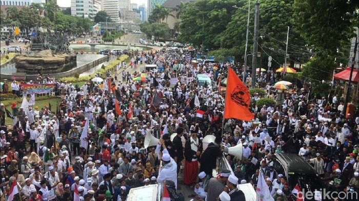Aksi 212 di Kawasan Monas, Jalan Medan Merdeka Barat.