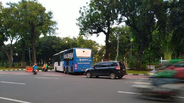 Massa Aksi 212 Bubar, Lalin di Jl Medan Merdeka Barat Kembali Dibuka