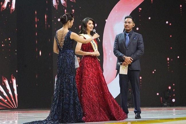 Selain fisik, inner beauty Carla Yules pun berhasil merebut hati para juri. Adapun juri terdiri dari Liliana Tanaja Tanoesoedibjo selaku Ketua dewan juri, Komisaris MNC Group, Founder and CEO of Miss Indonesia Organization, Peter F Saerang selaku penata rias wajah dan rambut profesional, Ferry Salim sebagai aktor, entrepreneur, dan duta UNICEF untuk Indonesia, dan perancang busana Harry Darsono. Kemudian ada Maria Harfanti sebagai Miss Indonesia 2015, Runner-up 2 Miss World 2015, dan Miss World Asia 2015. Selain itu juga ada Natasha Mannuela selaku Miss Indonesia 2016, Runner-up 2 Miss World 2016 sekaligus Miss World Asia 2016.(Foto: Instagram)