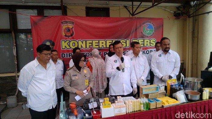 Pabrik Kosmetik Ilegal di Bandung
