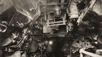 Ini adalah bagian dalam kapal selam dari Perang Dunia I. Foto: Pinterest via Gent Side