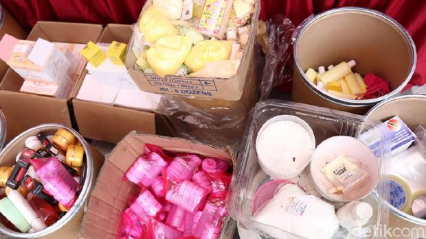 Polda Jabar Bongkar 'Pabrik' Kosmetik Ilegal di Bandung