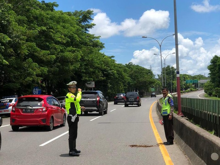 Pelajar tewas tertabrak mobil saat menyeberang di Jalan Tol Ir Sutami, Makassar (dok. Istimewa)