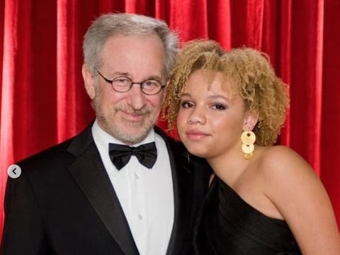 Steven Spielberg dan Mikaela.