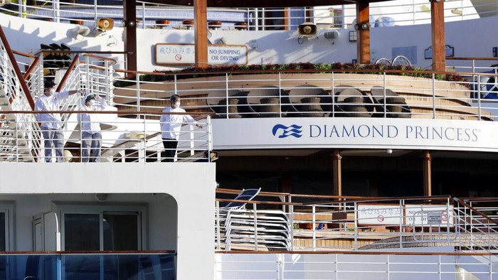 Kelompok terakhir penumpang kapal pesiar Diamond Princess telah diturunkan. Para penumpang yang masih tersisa di kapal pesiar itu masih akan jalani karantina.