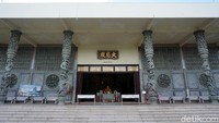Vihara ini juga jadi tempat untuk memperdalam ilmu agama Buddha bagi para bhiksu yang datang dari berbagai wilayah dan negara. (Wahyu Setyo/detikcom)