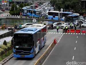 Bus TransJakarta Tetap Beroperasi di Tengah Aksi 212