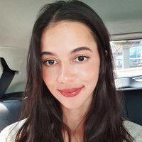 Sosok Juria Hartmans yang merupakan seorang model ini mencuri perhatian saat ia dan Gading Marten mengunggah foto bersama di akun Instagram masing-masing pada Oktober 2019 lalu. Foto: Instagram @milkshakesspeare