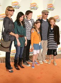 5 Fakta Mikaela, Putri Steven Spielberg yang Jadi Bintang Porno