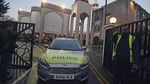 Penikaman di Masjid London, Seorang Muazin Terluka