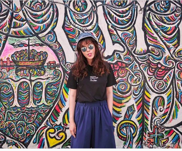 Gaya Liburannya Carla Yules