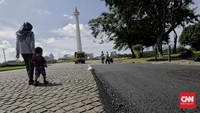 Formula E Jakarta kembali ditunda. Namun penyelenggaraannya ditarget bisa dilakukan pada Juni 2022.Tertundanya ajang balap internasional ini dikarenakan pandemi yang belum mereda. DKI telah menyetor kocek hampir Rp 1 triliun demi ajang Formula E di DKI Jakarta. CNN Indonesia/ Adhi Wicaksono
