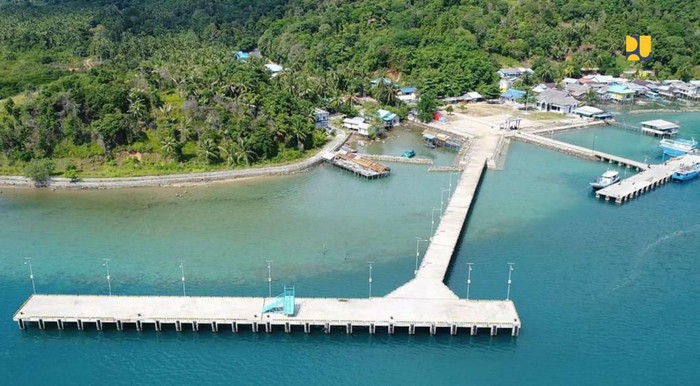 Proyek 'Pintu Gerbang' Negara Terus Digenjot Kementerian PUPR terus mengenjot pembanguan infrastruktur di daerah perbatasan pula-pulau kecil, dan terdepan.