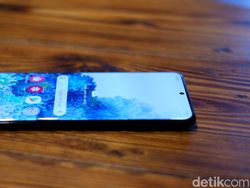 Galaxy S20 Plus, Ponsel Rp 14,5 Juta dengan Zoom 30x