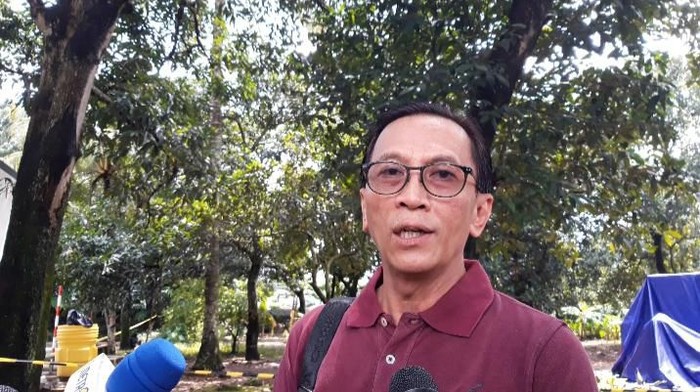 Pembersihan limbah radioaktif di Perumahan Batan Indah, Tangerang Selatan (Tangsel) diliburkan sementara. Pengerjaan tersebut akan dilanjutkan lagi pada Senin 24 Februari 2020.