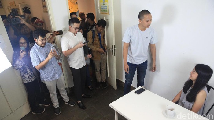 Sandiaga Uno Dukung Industri Kreatif Nasional Sandiaga Uno mendukung dan optimis industri kreatif nasional bakal maju seperti Korea Selatan.