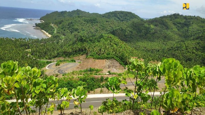 Jalan mulus di Morotai