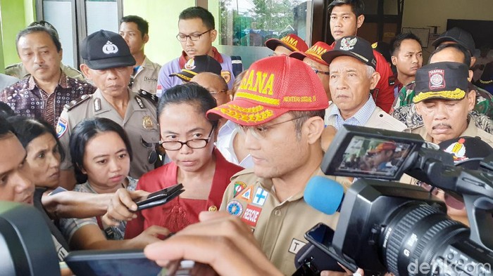 Menteri Sosial Juliari P Batubara di Puskesmas Turi, Sleman, Sabtu (22/2/2020).
