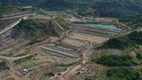 Selain sebagai infrastruktur pengendalian banjir, bendungan ini diharapkan dapat memiliki manfaat untuk pemenuhan kebutuhan air bersih dan penyediaan air baku sebesar 0,50 m3/detik, menyuplai air irigasi seluas 9.420 hektar yang terdiri dari intensifikasi Daerah Irigasi (DI) Alue Ubay seluas 2.743 hektar dan ekstensifikasi D.I Pasee Kanan seluas 6.677 hektar. Kehadiran bendungan juga berpotensi menjadi sumber pembangkit listrik sebesar (PLTA) sebesar 6,34 MW.