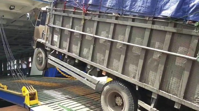 Truk ODOL/truk obesitas dilarang masuk pelabuhan
