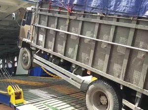 Peringatan! Truk Obesitas Dilarang Masuk Pelabuhan Penyeberangan