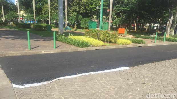 Uji Coba Aspal Sirkuit Formula E di Monas. 