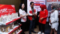 SRC merupakan jaringan toko kelontong masa kini binaan PT HM Sampoerna Tbk. (Sampoerna) memaparkan hasil survei yang dilakukan bekerja sama dengan tim riset. Survei ini dilakukan terhadap 452 pemilik toko kelontong di delapan kota yaitu Medan, Palembang, Tangerang, Bogor, Bandung,Yogyakarta, Surabaya, dan Makassar. Foto: dok. SRC