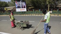 Bagi India, AS adalah mitra dagang terbesar kedua setelah Cina, dengan perdagangan barang dan jasa di antara kedua negara mencapai rekor terbesar senilai 142,6 miliar dolar AS pada tahun 2018.
