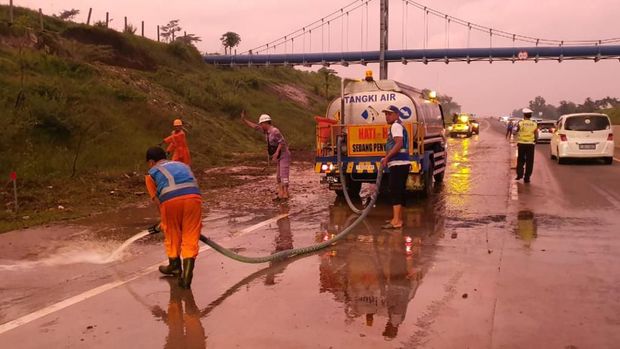 Bukan Longsor, Banjir di Tol Pandaan-Malang Karena Luberan Irigasi