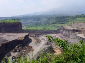 Tersangka-Barang Bukti Tambang Ilegal di Pasuruan Diserahkan ke Kejaksaan