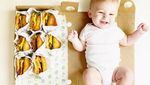 Keren! Ibu Ini Tiap Bulan Tandai Perkembangan Anaknya dengan Burger