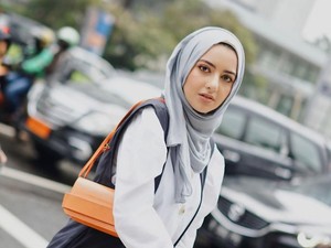 Cara Selebgram AS Summer Albarcha Mengekpresikan Diri dalam Berhijab