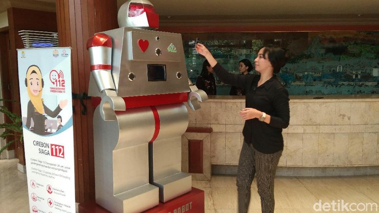 Sambut Era 4.0, Hotel di Cirebon Hadirkan Robot Pelayan Tamu Sambut Era 4.0, Hotel di Cirebon Hadirkan Robot Pelayan Tamu