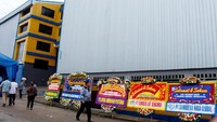 Saat ini, ekspor perikanan Cahaya Bahari cukup bagus. Bahkan, kata dia, di tengah krisis dampak virus korona yang menghantui dunia, ekspor ikan perusahaan ini masih stabil. Tidak berdampak pada penurunan. Gedung cold storage itu juga diharapkan bisa berkontribusi pada perekonomian Indonesia secara keseluruhan. Pemerintah saat ini, kata dia, sangat serius memajukan ekonomi. Targetnya adalah Indonesia masuk lima besar ekonomi dunia pada 2030. Foto: dok. Cahaya Bahari