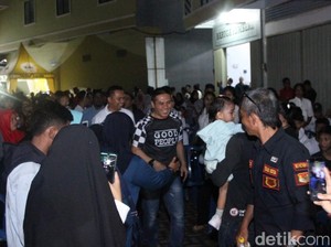 Kumpul Komunitas, Deng Ical Minta Relawan Kompak Menangkan Makassar