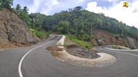 Penanganan Ruas Jalan Lingkar Morotai yang dilakukan Kementerian PUPR melalui Direktorat Jenderal (Ditjen) Bina Marga terbagi dalam beberapa pekerjaan, diantaranya pembangunan jalan baru ruas Sofi-Wayabula sepanjang 6 Km, dengan biaya sebesar Rp 32 miliar. Preservasi jalan pada ruas batas kota Daruba - Daeo/Sangowo - Bere Bere - Sofi - Daruba – Wayabula sepanjang 195,29 Km dengan biaya Rp 10,43 miliar. Foto: Dok. Istimewa/Kementerian PUPR