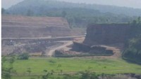 Dari salinan surat LBH Ansor bernomor 001/LBH Ansor Jatim/02/11/2020 yang ditujukan kepada Presiden Jokowi, warga meminta pemerintah menutup dan menghentikan aktivitas penambangan liar di lokasi Jurang Pelen 1 dan Jurang Pelen 2, Desa Bulusari, Kecamatan Gempol, Pasuruan. Foto: dok. LBH Ansor Jatim