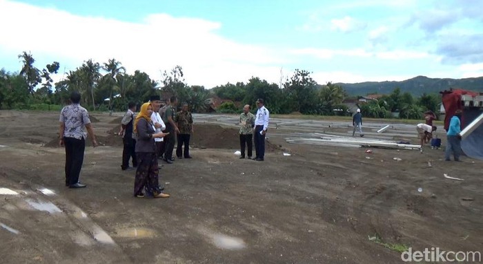 Melihat Lokasi Museum Galeri dan Seni SBY*ANI di Pacitan Museum dan Galeri Seni SBY*ANI akan dibangun di Pacitan. Peletakan batu pertama (groundbreaking) dilaksanakan hari ini.