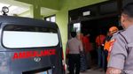 Momen Jasad Siswa SMPN 1 Turi Dievakuasi ke Puskesmas